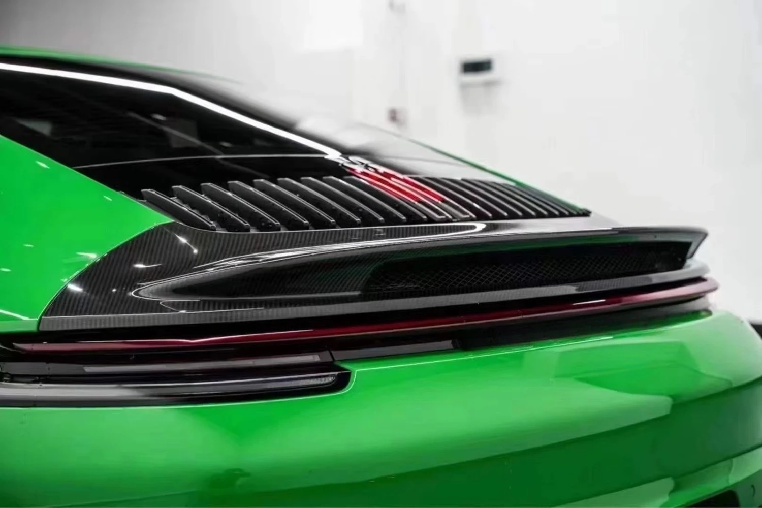 High Quality Fast Delivery Whole Sale Price Dry Carbon Fiber Duck Wing Spoiler Body Kits for 992
